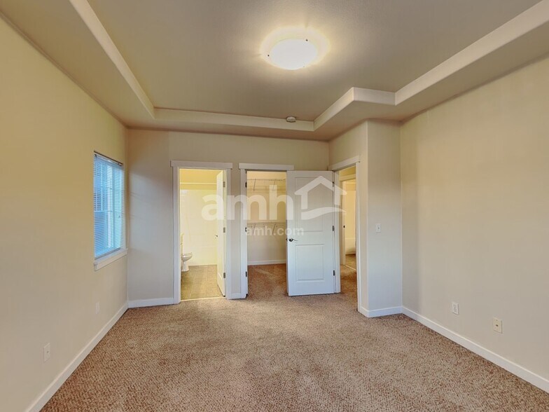 Building Photo - 7341 Rainier Dr
