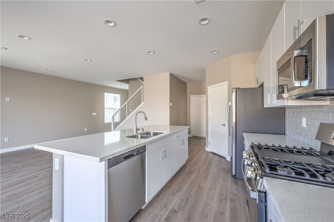 Building Photo - 3718 Paseo de Paz Ave