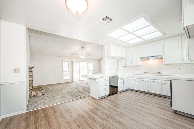 Building Photo - 6364 N Barcus Ave