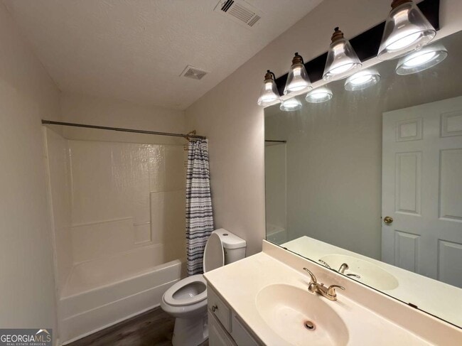 Building Photo - 620 Manor Glen Dr