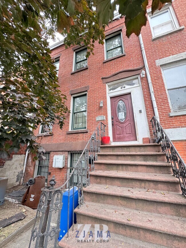 Building Photo - 19th Street