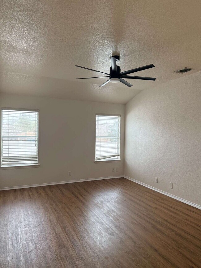 Building Photo - 603 Cypresscliff-