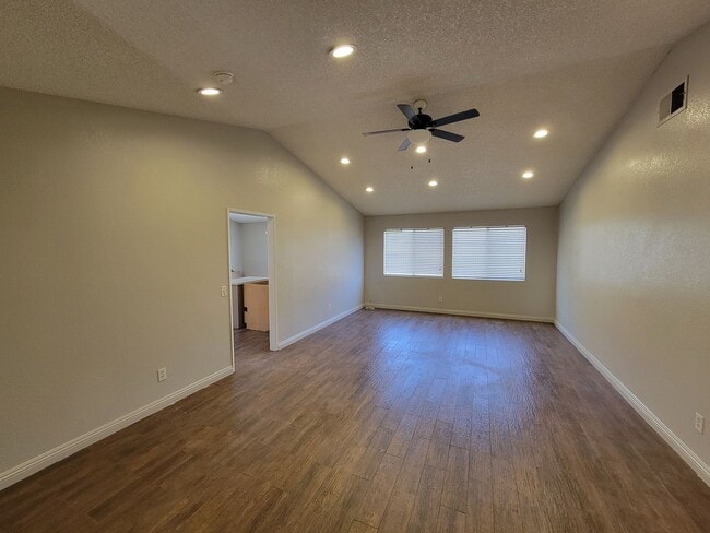 Building Photo - 861 W Legion Rd