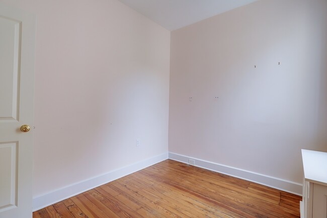 Building Photo - 1512 Swann St NW