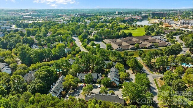 Building Photo - 670 Emerald Cove Dr
