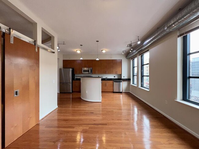 Building Photo - 1390 Kenyon St NW