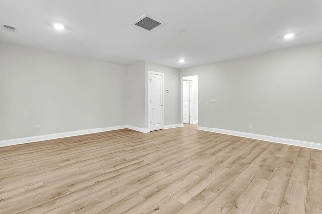 Building Photo - 1226 Tice Ln