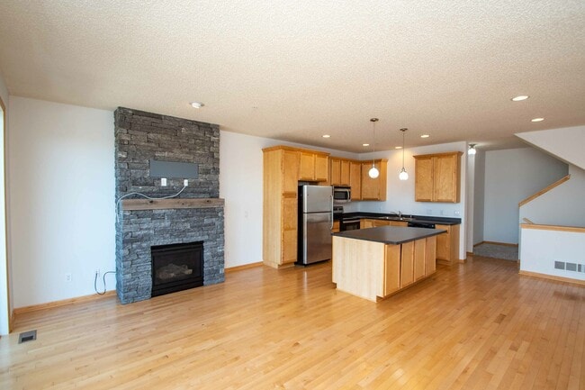 Building Photo - 4665 Victor Path