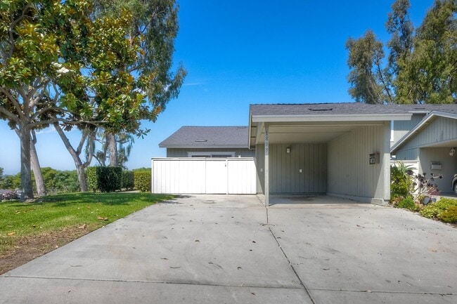 Building Photo - Encinitas 3 Bedroom/2 Bath Condo!