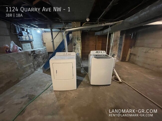 Building Photo - 1124 Quarry Ave NW