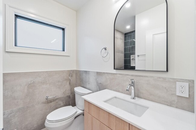 Building Photo - 685 JFK Blvd E