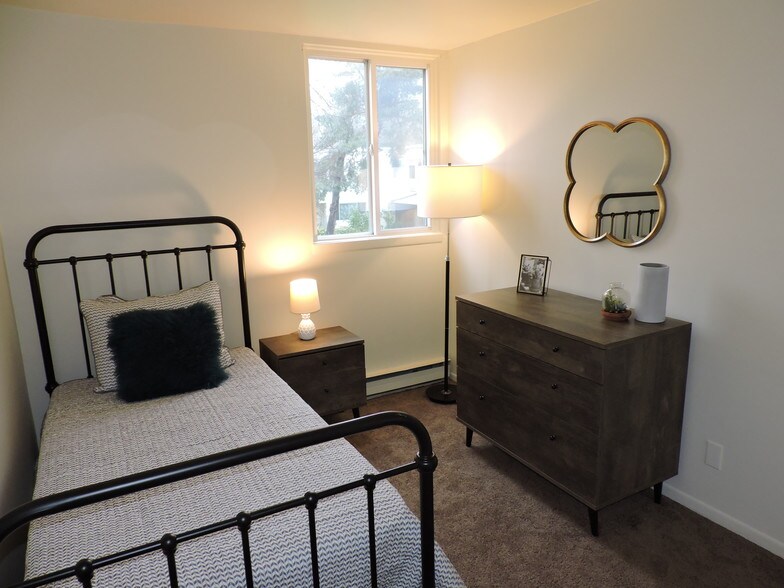 Pines of Perinton Fairport, NY Apartment Finder