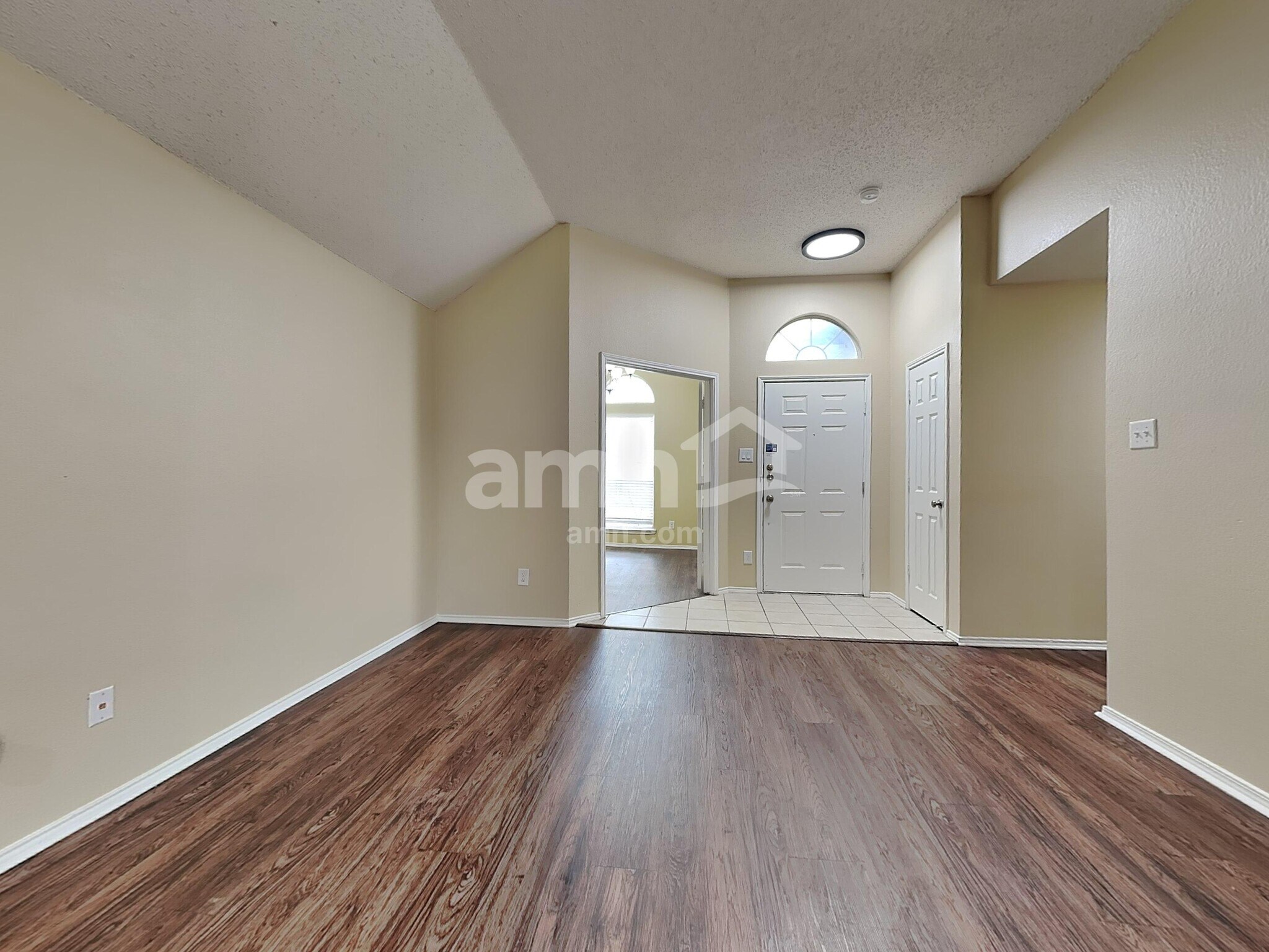 Building Photo - 223 Dartmouth Dr