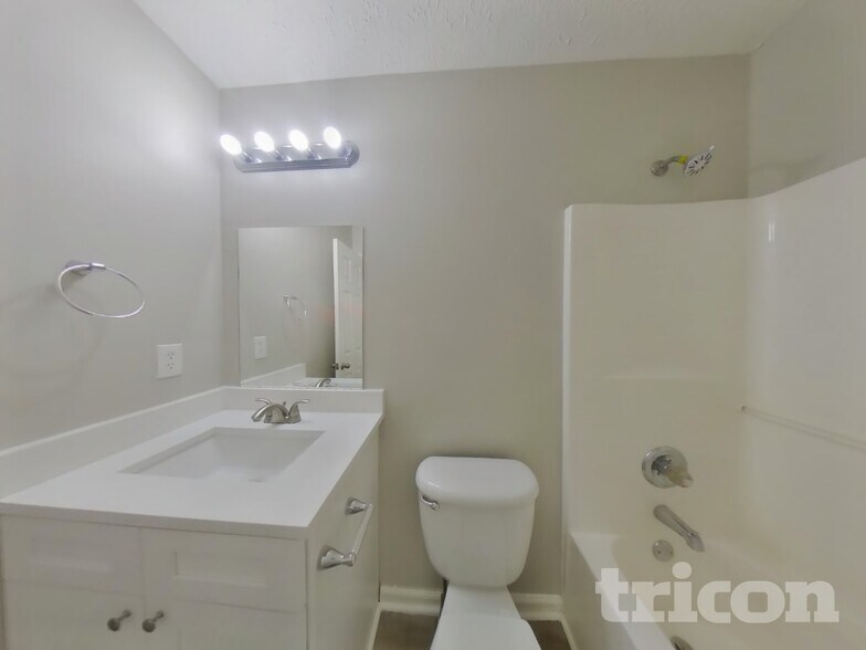 Building Photo - 1270 St Francis Ct