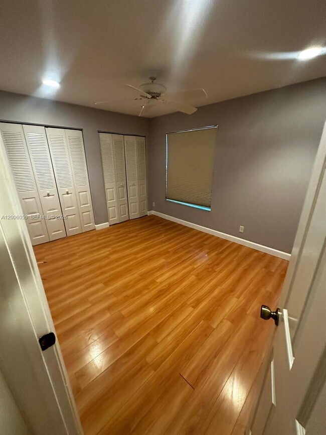 Building Photo - 7671 Courtyard Run W