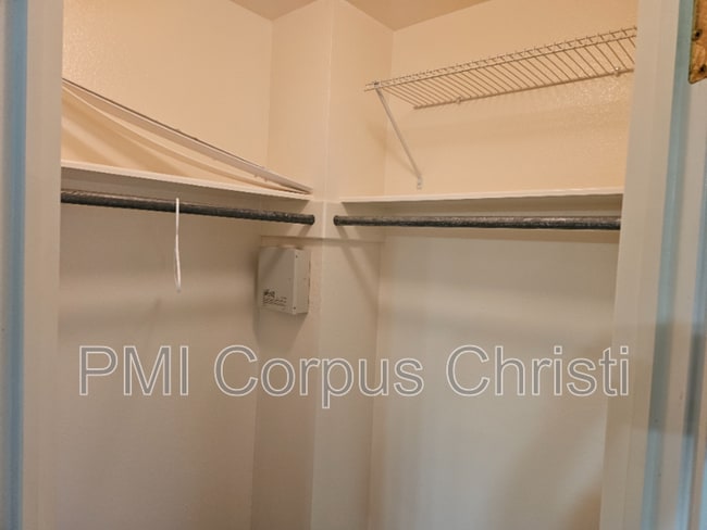 Building Photo - 5107 High Bank Dr