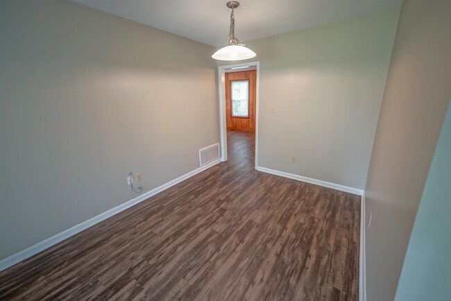 Building Photo - 3005 Tipperary Dr