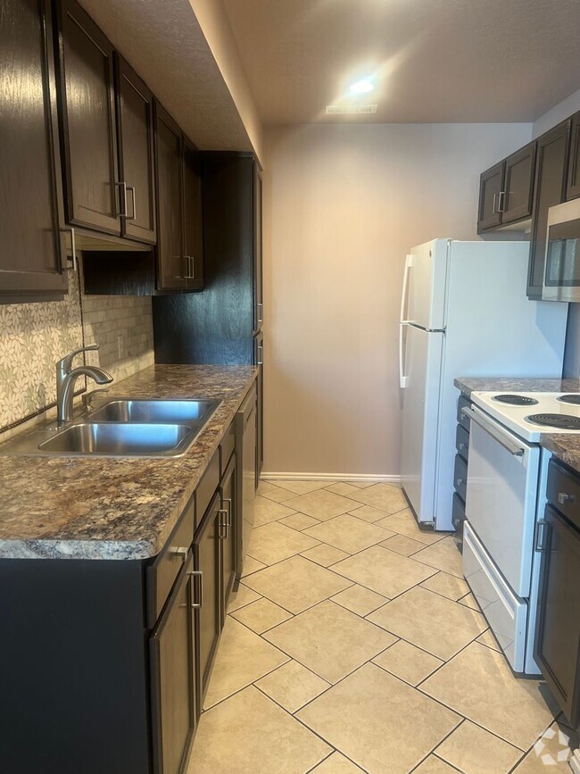 Building Photo - 2 Bedroom Condo in Tooele