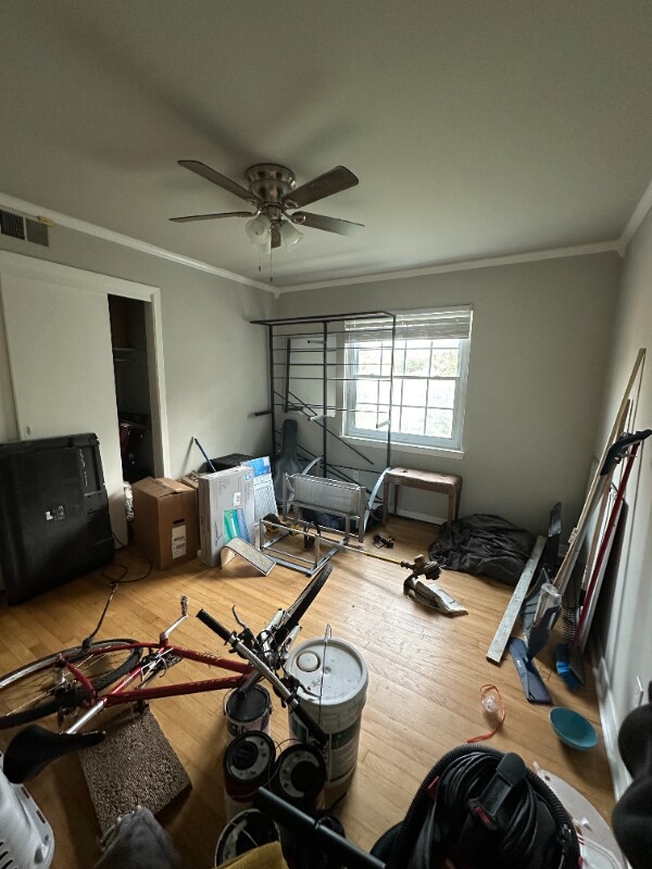 Building Photo - 10932 Dunaway Dr