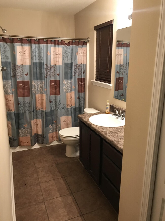 Building Photo - 8173 Verdura St