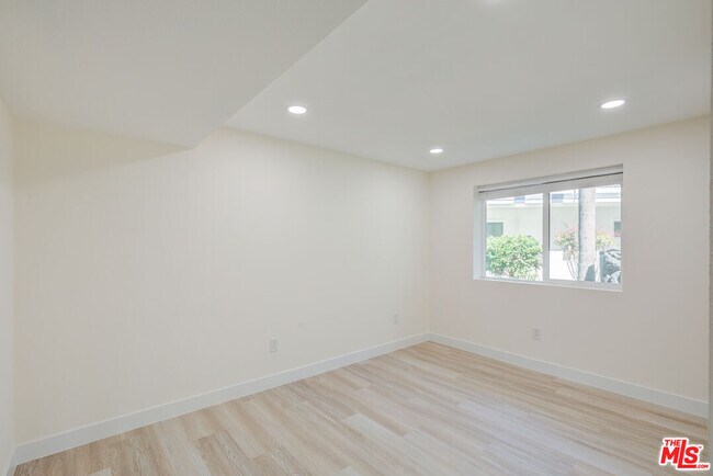 Building Photo - 1623 Arlington Ave