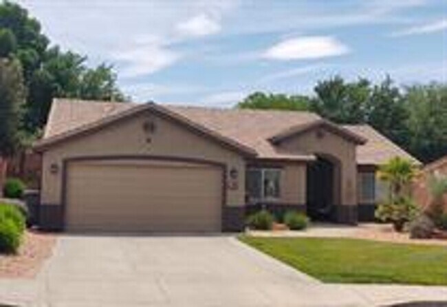 Primary Photo - Snow Canyon Home!