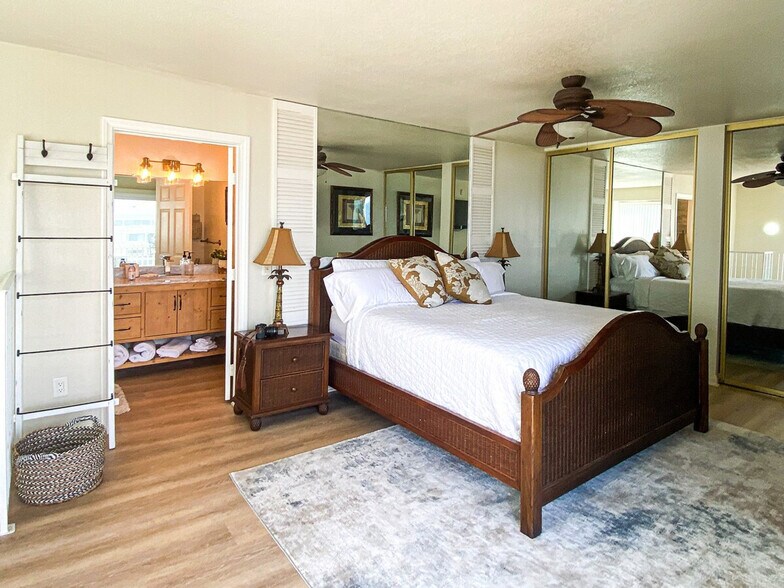 Building Photo - 999 N Pacific St