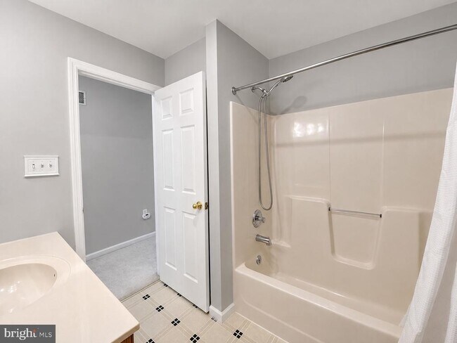 Building Photo - 103 Red Rock Cir