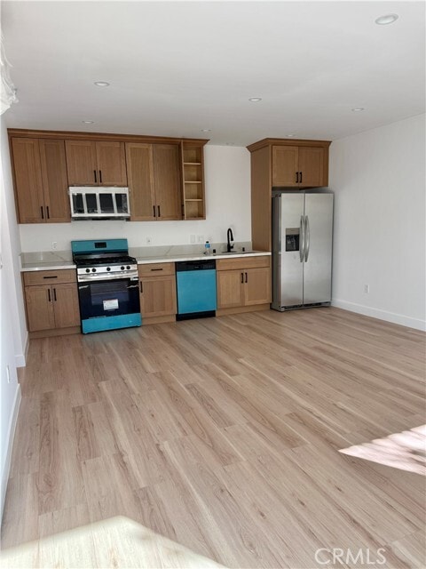 Building Photo - 20407 Strathern St