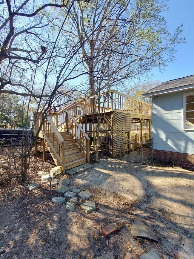 Building Photo - 1713 Lacy St