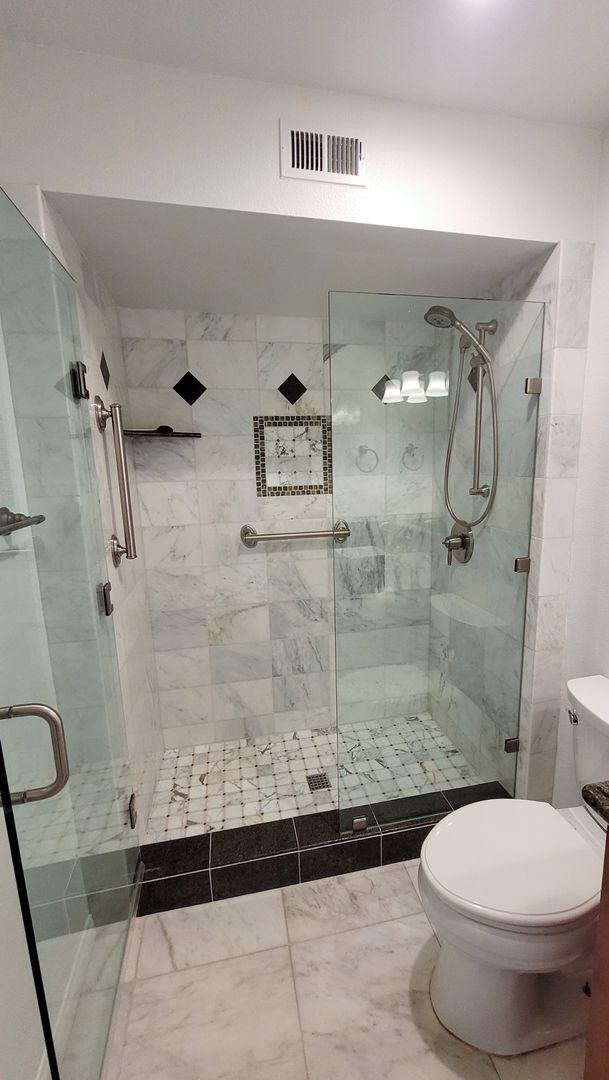 Building Photo - NOW AVAILABLE!! Gorgeous Two Story 3 Bedroom 3 Bath Perfect for Working From Home and Entertaining!