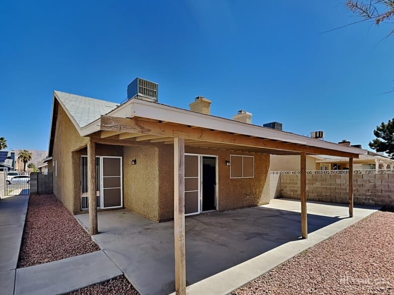 Building Photo - 733 Reagan Dr