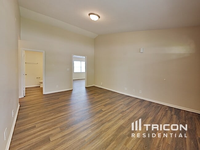 Building Photo - 11733 Shannon Pointe Rd