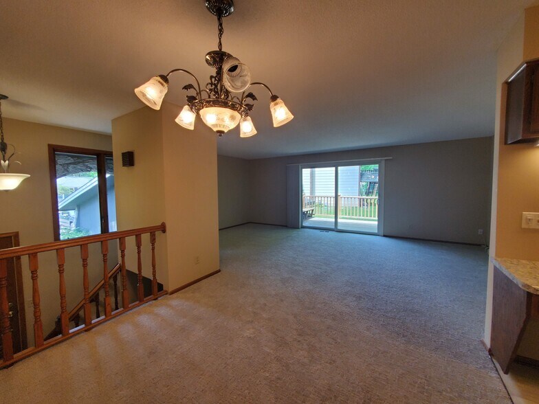 Building Photo - 2517 Cedar Hills Dr
