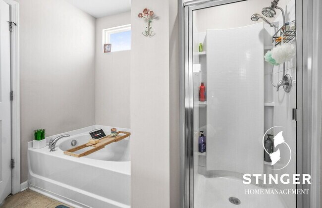 Building Photo - 12 Tugaloo Dr