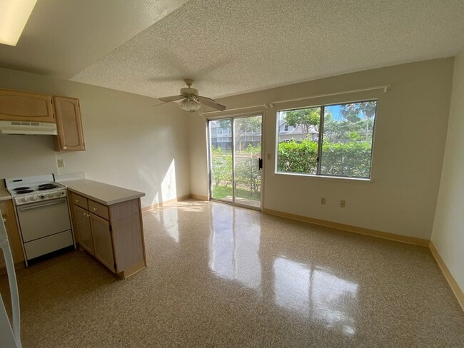 Building Photo - 95-1013 Ainamakua Dr. #73