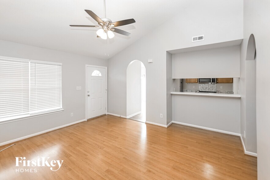 Building Photo - 1904 Duke Adam St