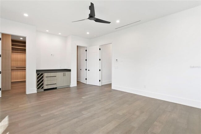 Building Photo - 3010 W Trilby Ave
