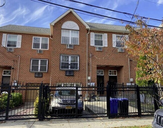 Primary Photo - 641 Bolton Ave