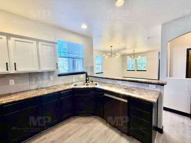 Building Photo - 3809 Rock Creek Dr