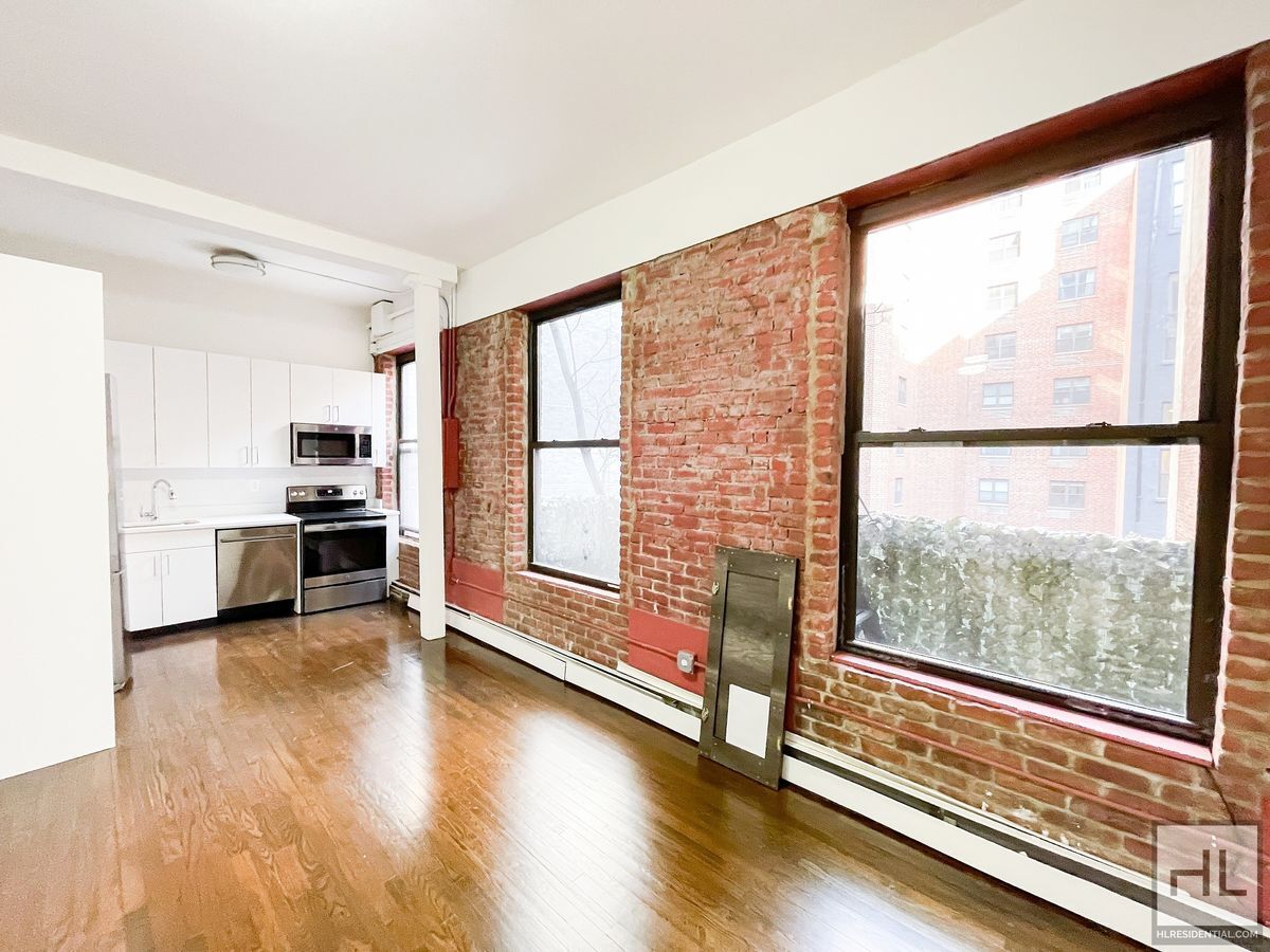 Building Photo - BROADWAY