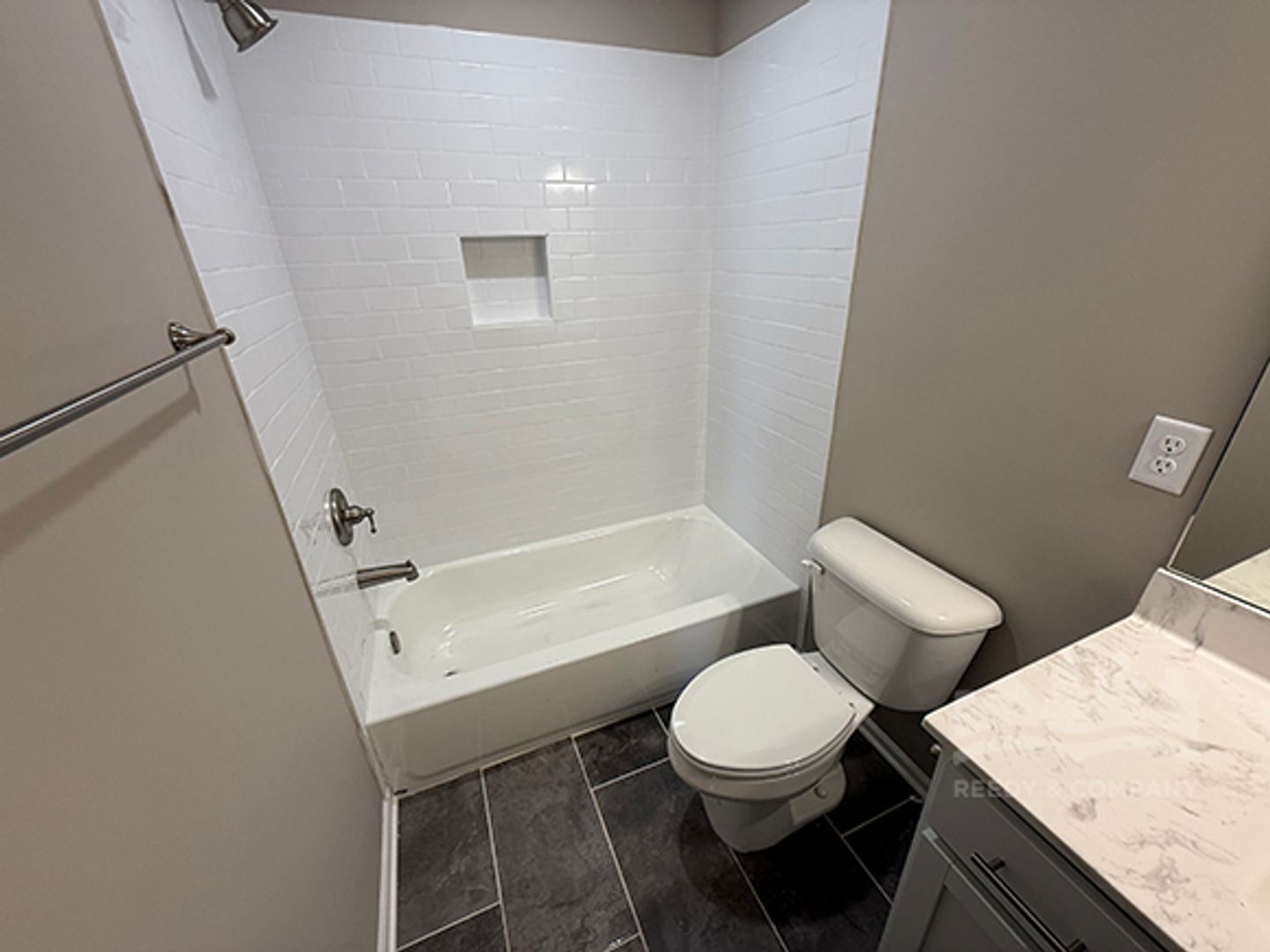 Building Photo - 574 Tucker View Dr