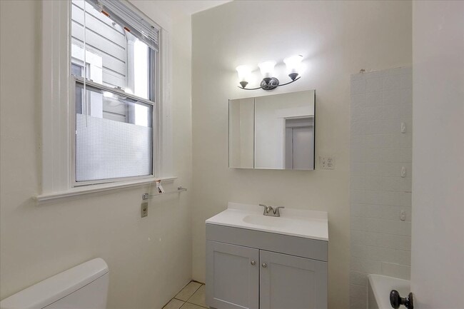 Building Photo - 12th Ave 1340-1342