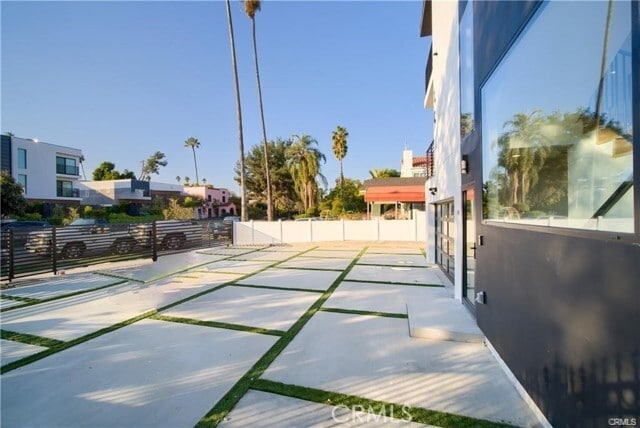 Building Photo - 618 Mariposa Ave