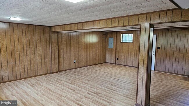 Building Photo - 1206 Raydale Rd
