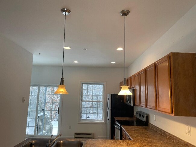 Building Photo - 23 Trinity Cir