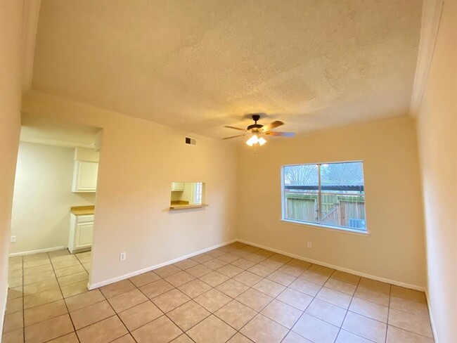 Building Photo - 7700 Creekbend Dr