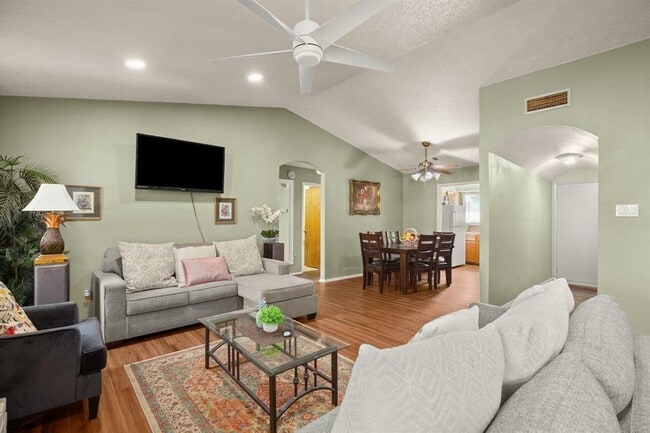 Building Photo - 509 Oat Meadow Dr