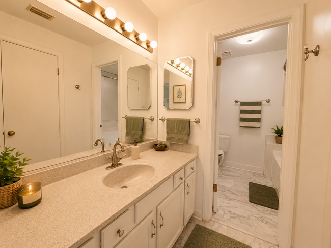 Building Photo - 2717 Seashore Cove