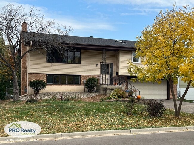 Building Photo - Recently Remodeled 4 Bedroom Home